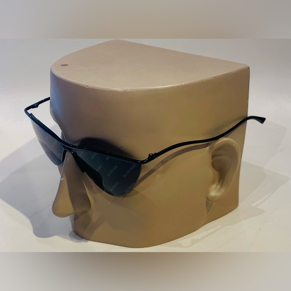 New Women’s Balenciaga Sunglasses - Picture 3 of 12